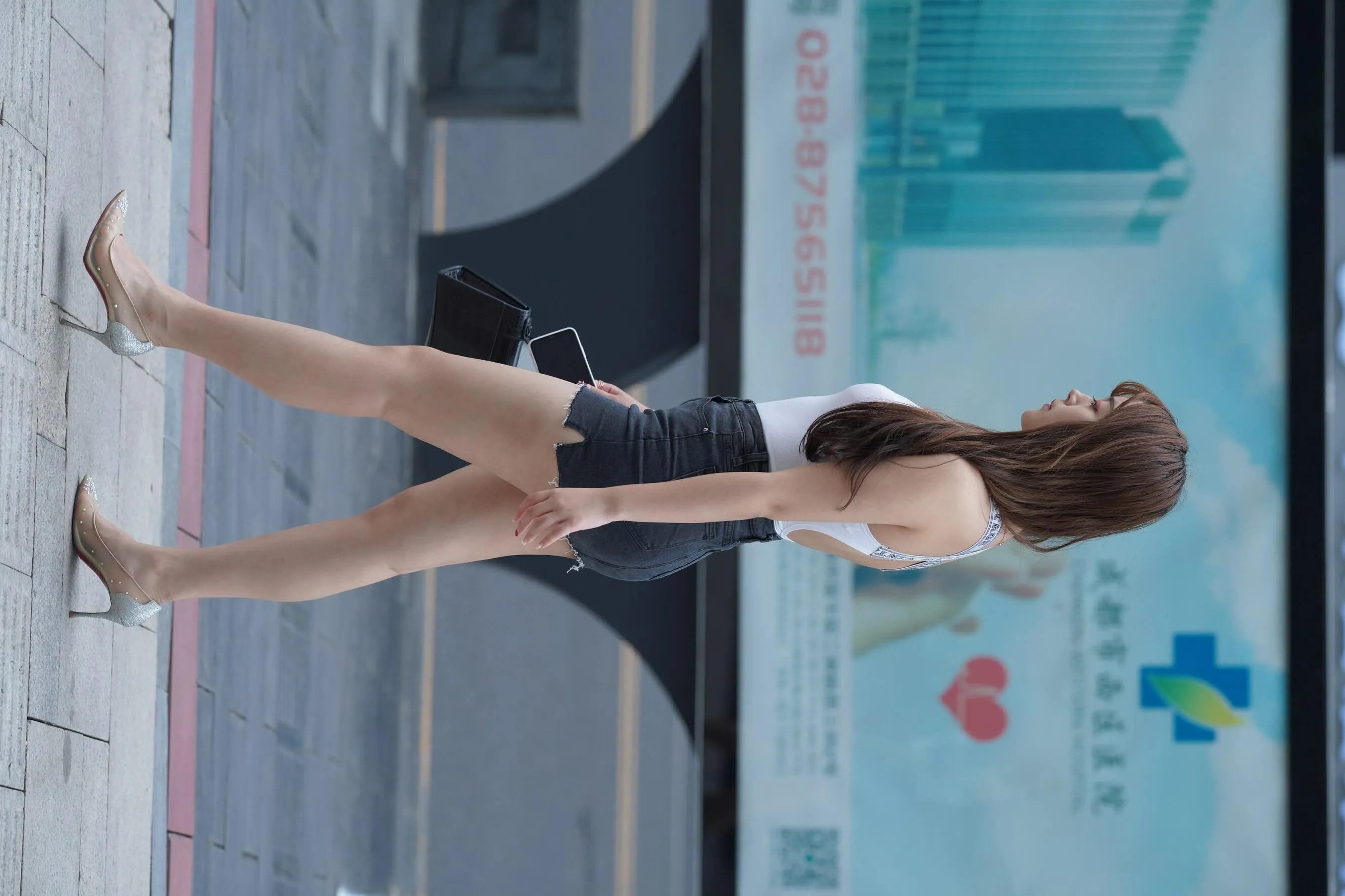 [魔镜街拍] NO.131 微胖的牛仔短裙美女 [505P]插图3